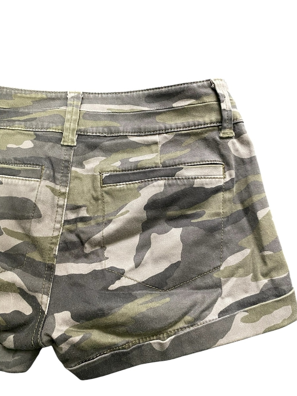 Y2K '00's Express Women 00 Green Camo Cuffed Low Rise Twill Shorts Indie Sleaze - Picture 3 of 5